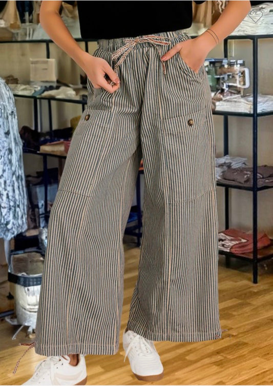 Patch Pocket Drawstring Elastic Waist Loose Pants